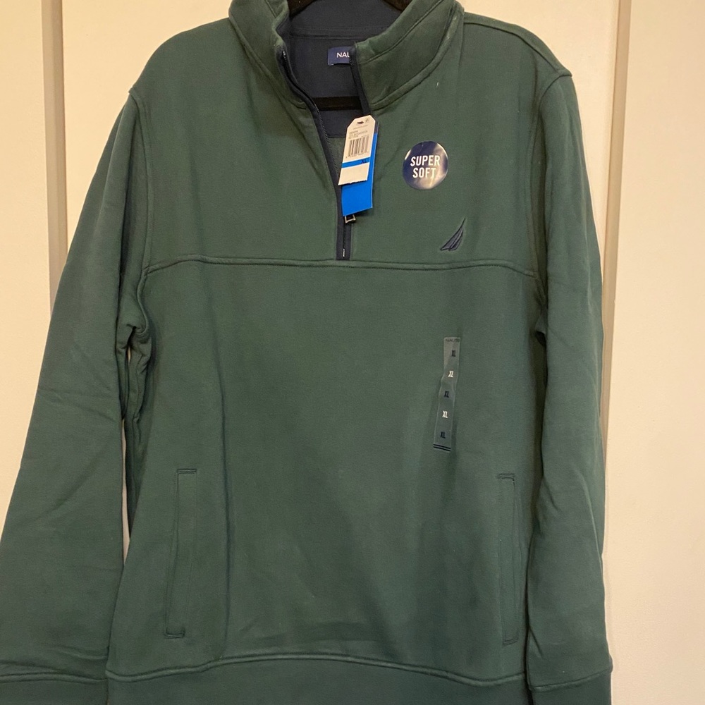 Nautica NWT
Men Solid Quarter Zip Fleece Pullover